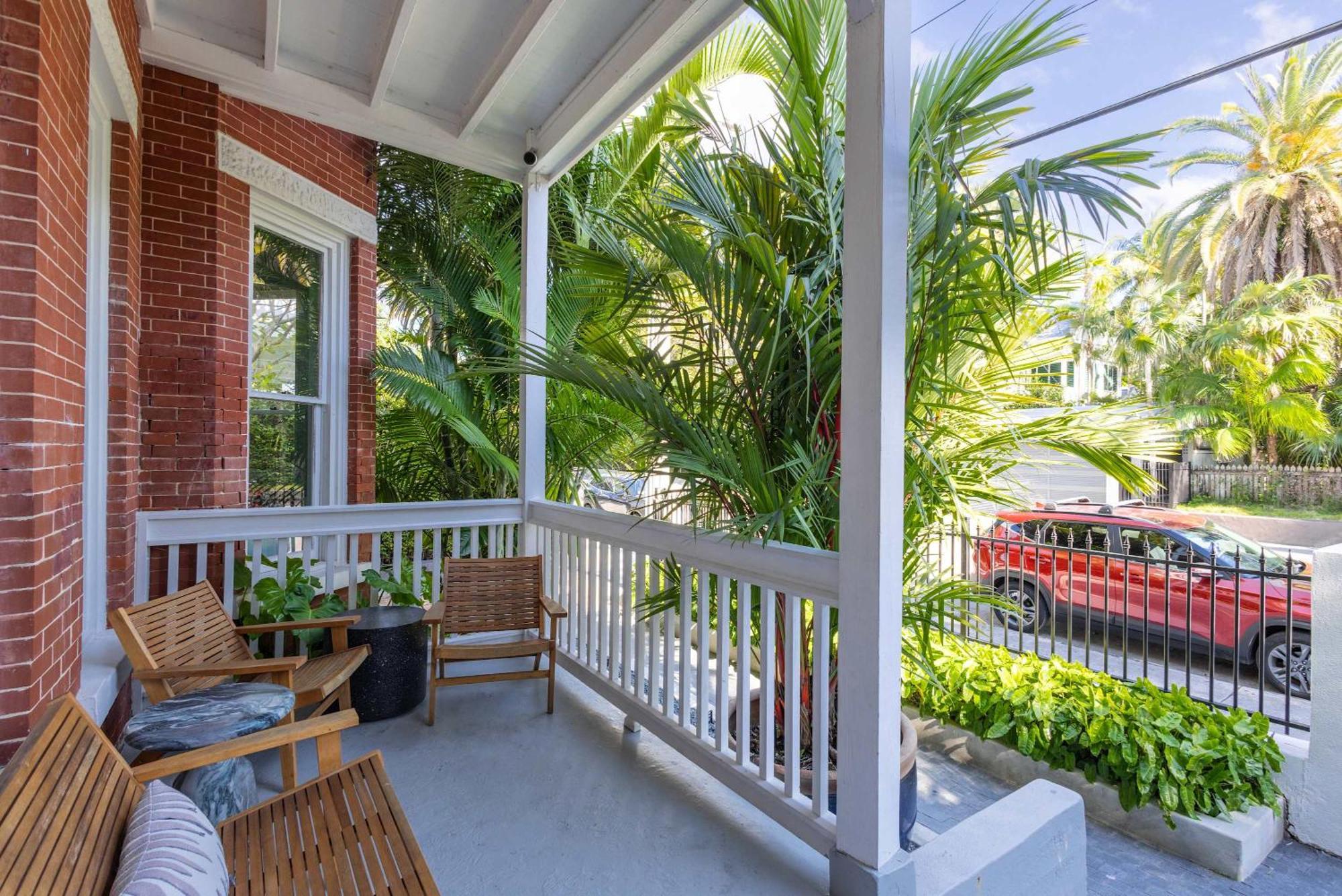 Takeover At The Grand Maloney Key West Exterior photo