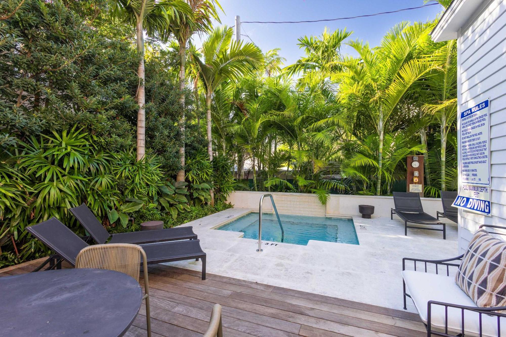 Takeover At The Grand Maloney Key West Exterior photo