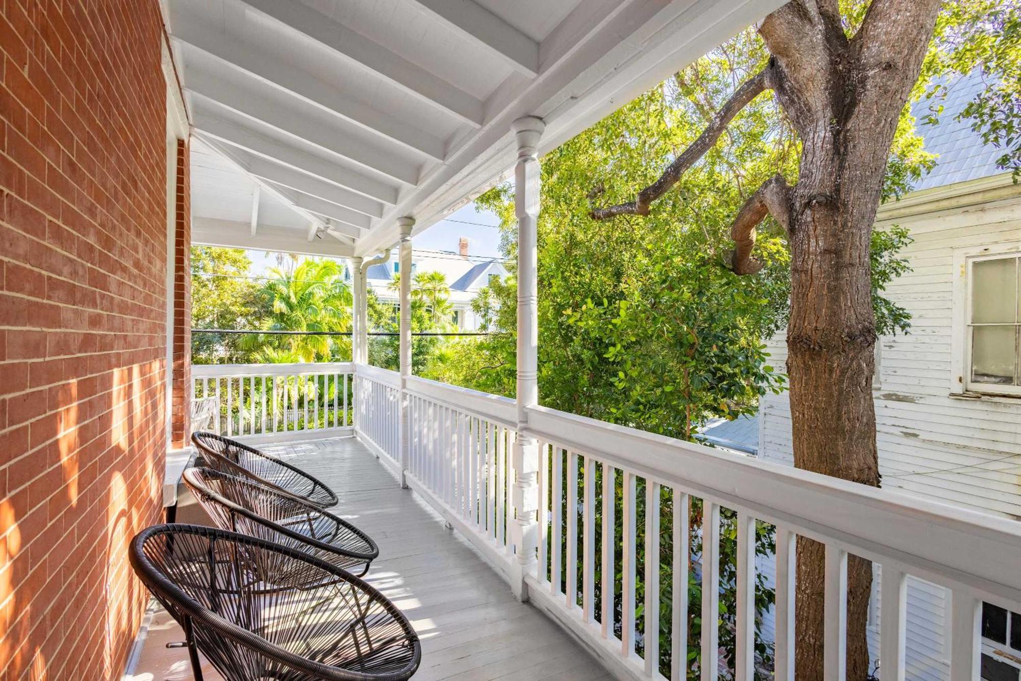Takeover At The Grand Maloney Key West Exterior photo